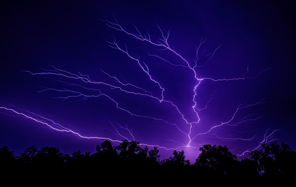 Potts Presever Lightning 02 July 25.jpg