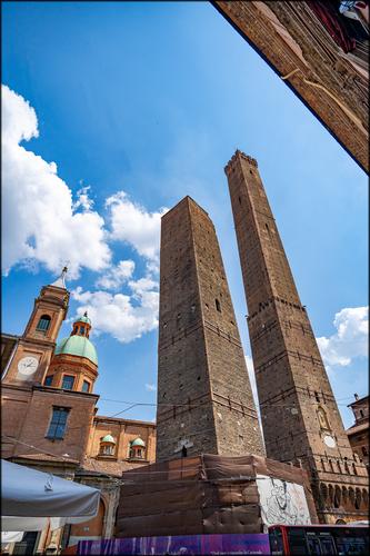 Two Bologna Towers.jpg