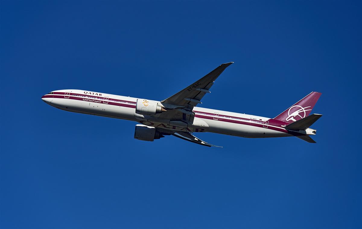 qatar-777-200-small.jpg