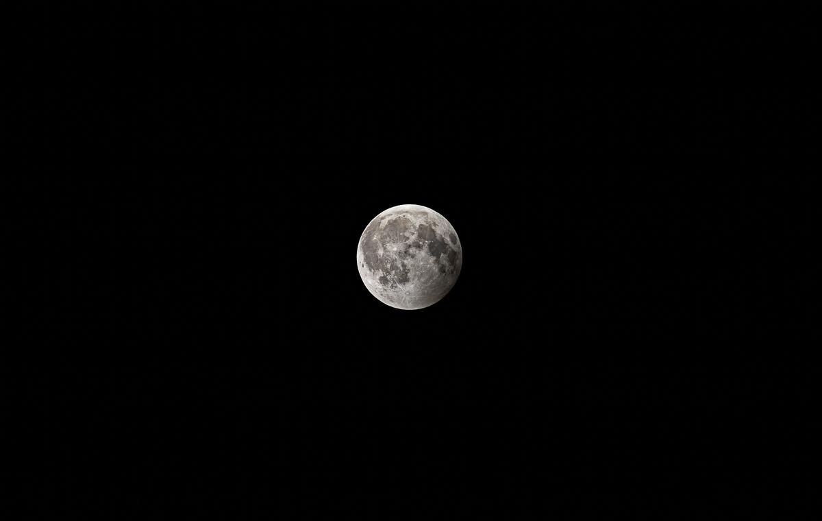 moon.jpg