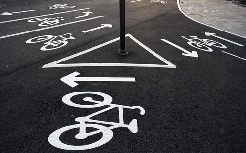 i528_roadmarkings_for_bikers[1].jpg