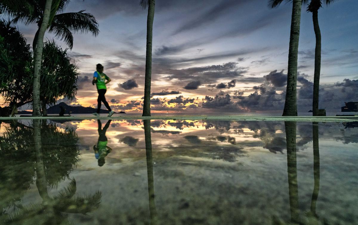 Sunset Runner.jpg