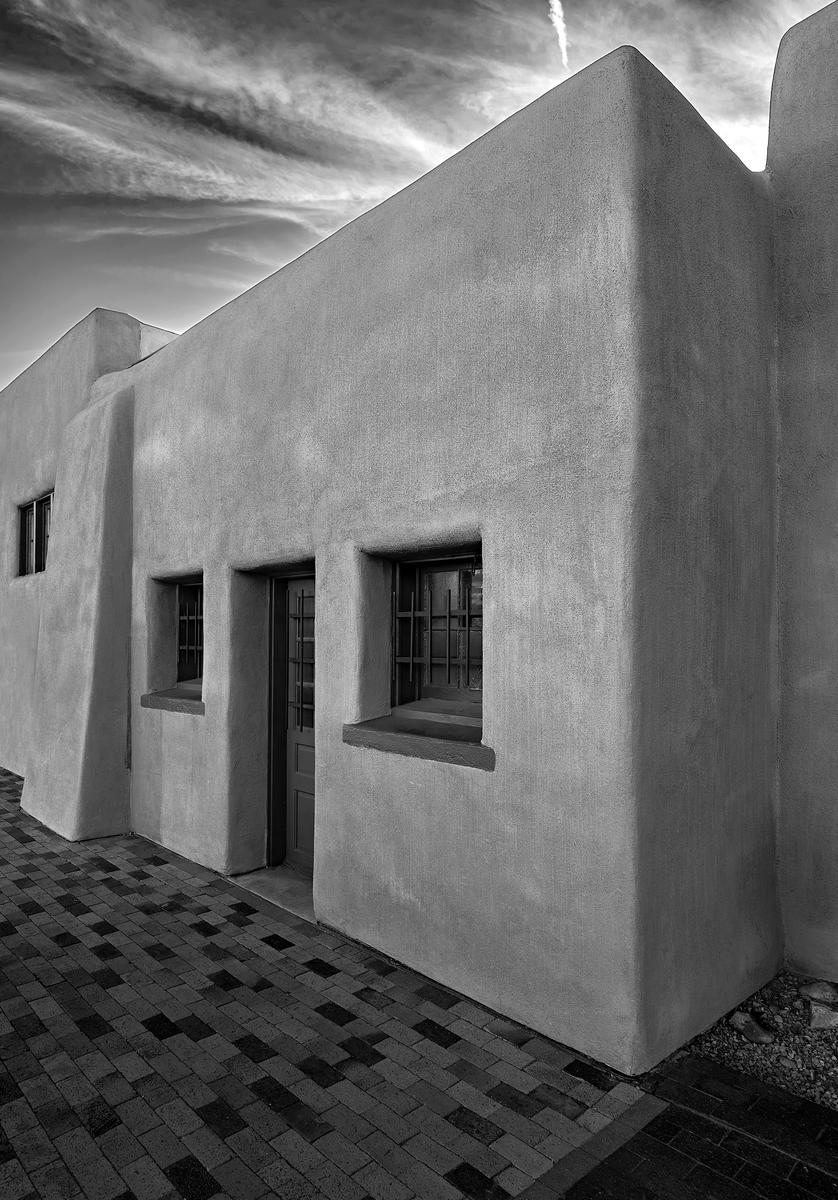 museum-exterior-01-BW.jpg