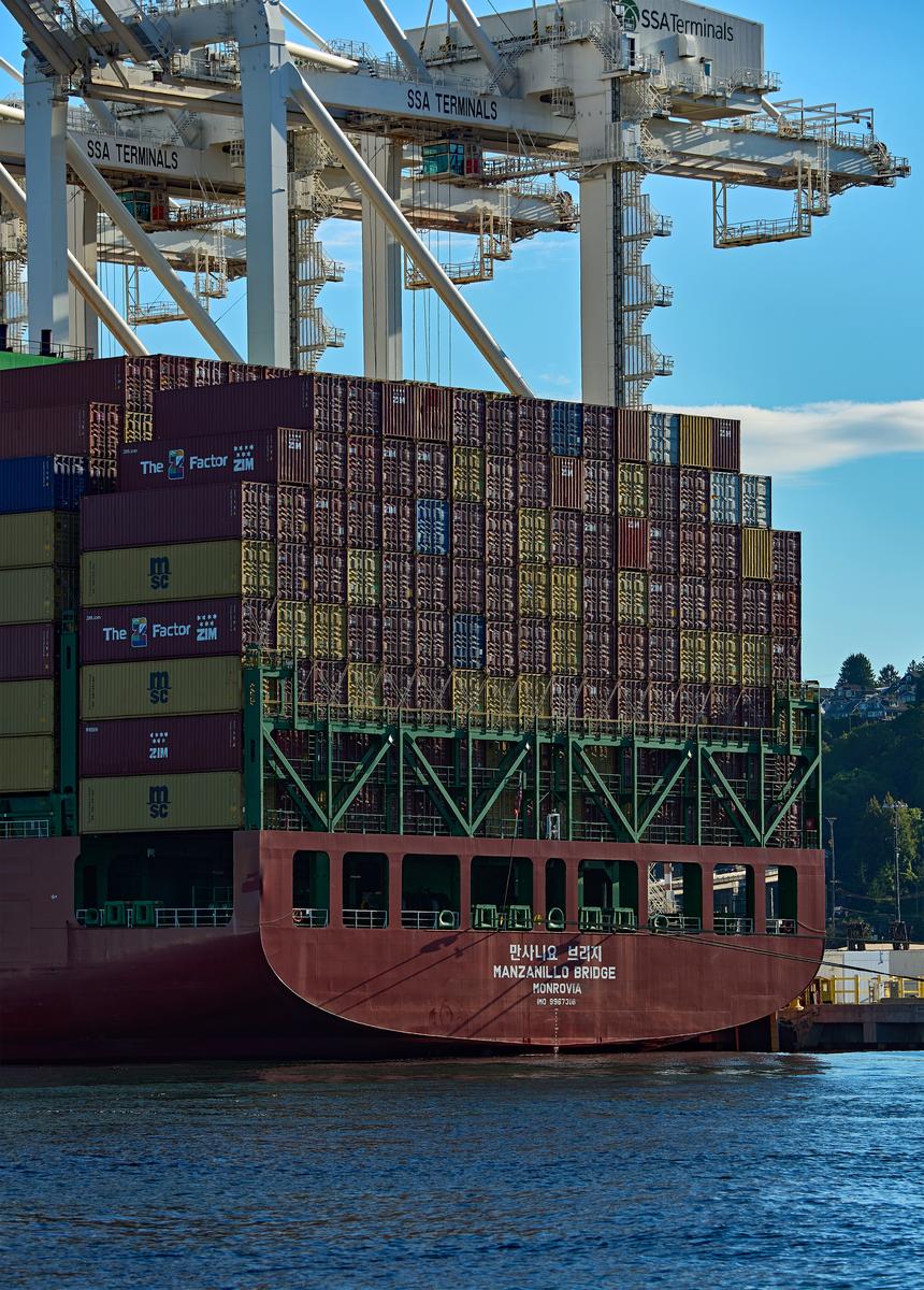 manzanillo-bridge-stern-small.jpg