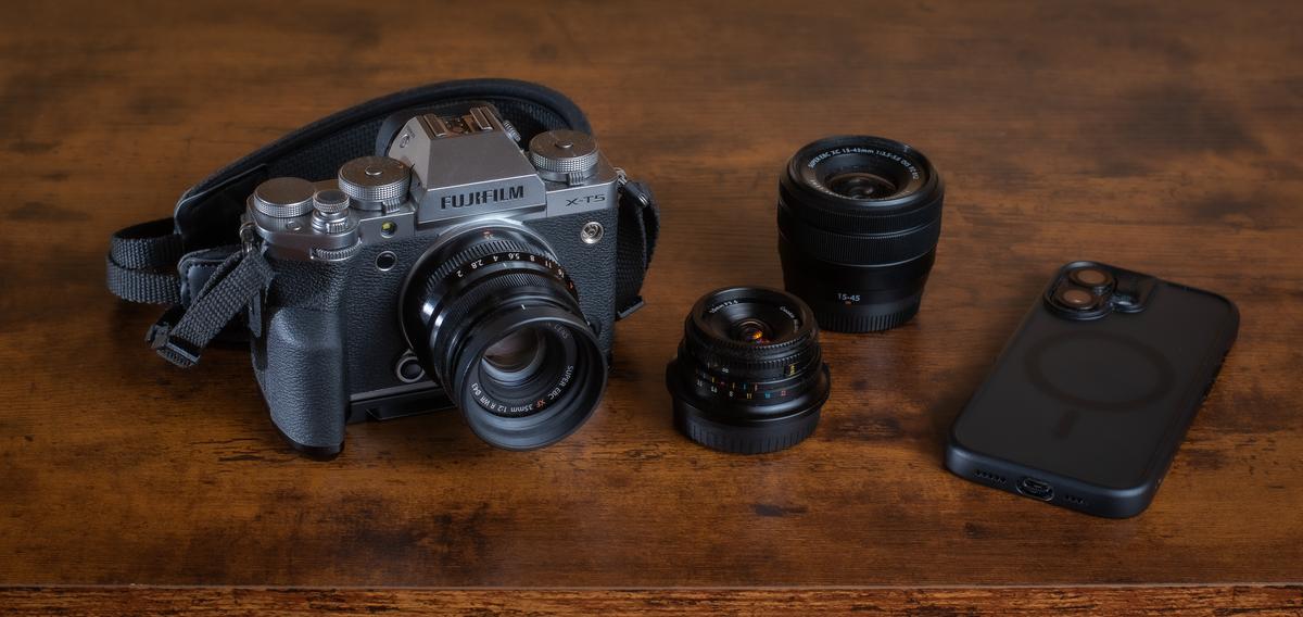 Fujifilm X-T5 (2022) : iPhone 17 (2025).jpg