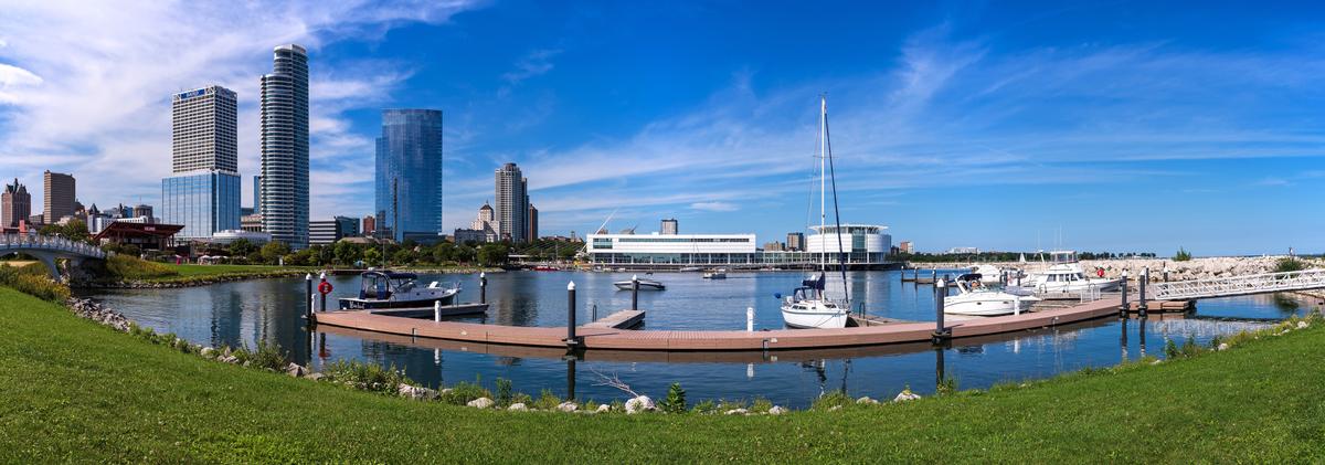 milwaukee-lake-shore-state-park-marina-small.jpg