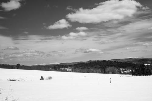 Mountains b&w.jpg