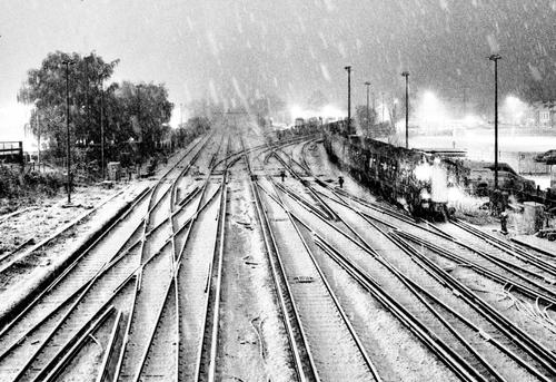 Snow Fall Tonbridge Train .jpg