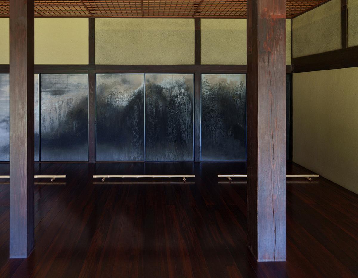 0123house-porch-japaX.jpg