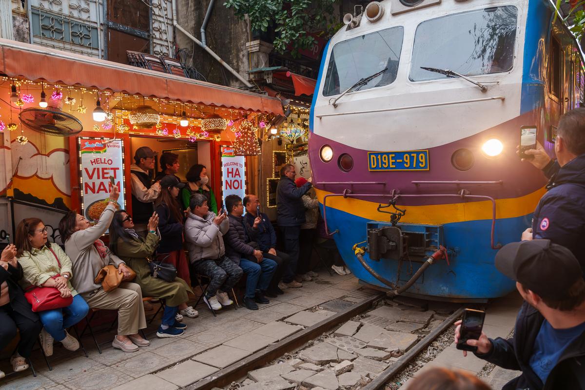 Hanoi Train Street.Train.jpg