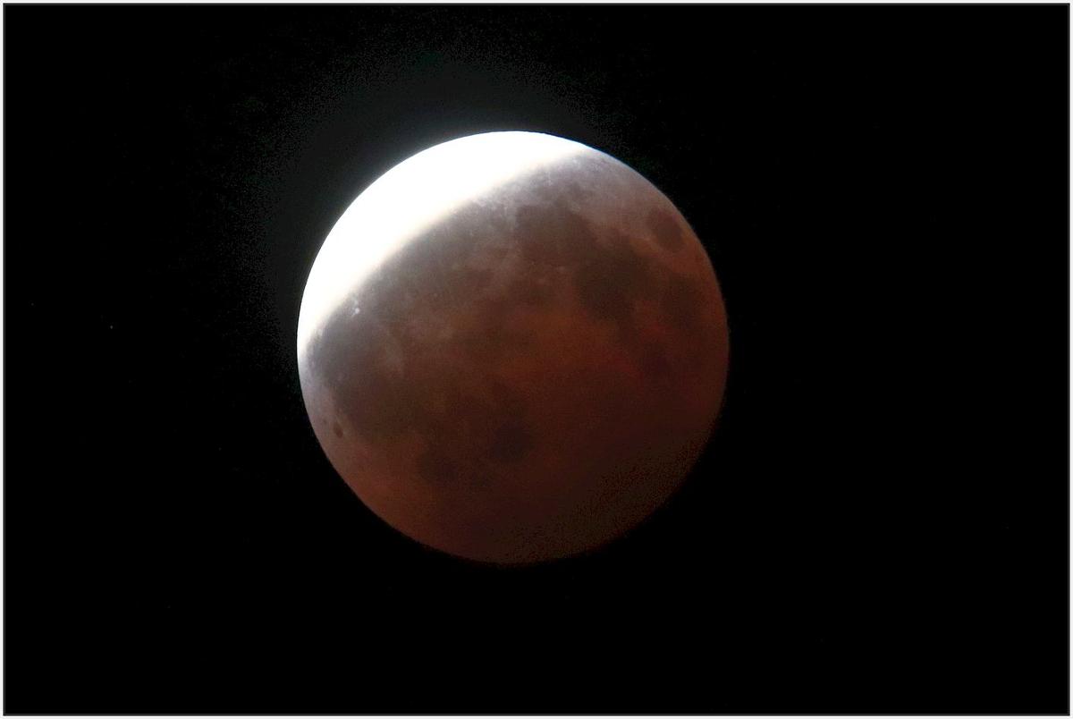 ResizedCanon800D-Moon-2.jpg