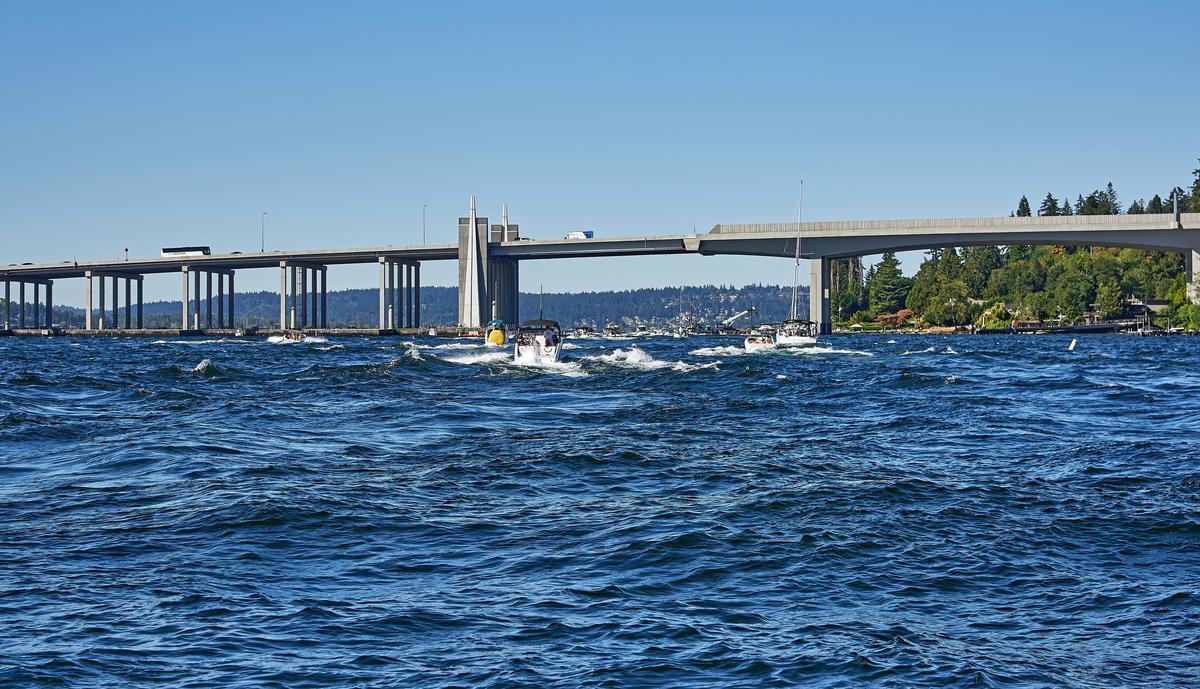 SR520-east-high-rise-small.jpg