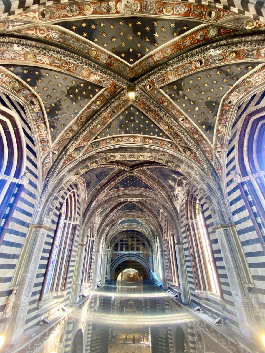 Siena Duomo Divine Light by Roel Hendrickx on Iphone - IMG_4170.jpg