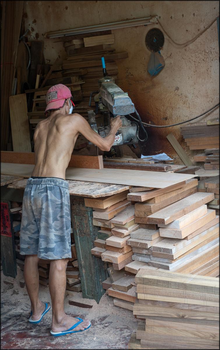 Footpath Factory. Bangkok,.jpg
