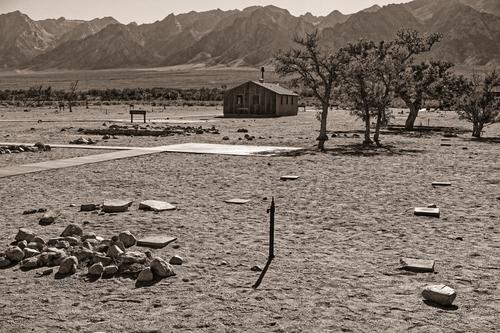 Manzanar_B&W.jpg